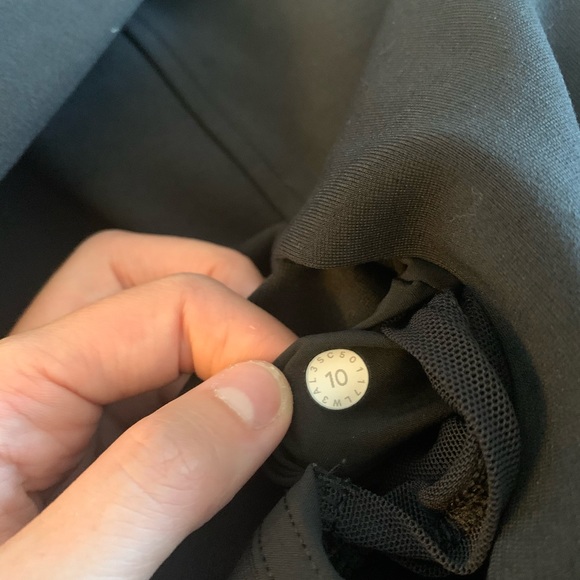 Lululemon On-Track Crew Black Size 10 - Picture 9 of 10